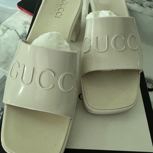 Gucci Rubber slide in Mystic White sz 37 (7) - Picture 1 of 9